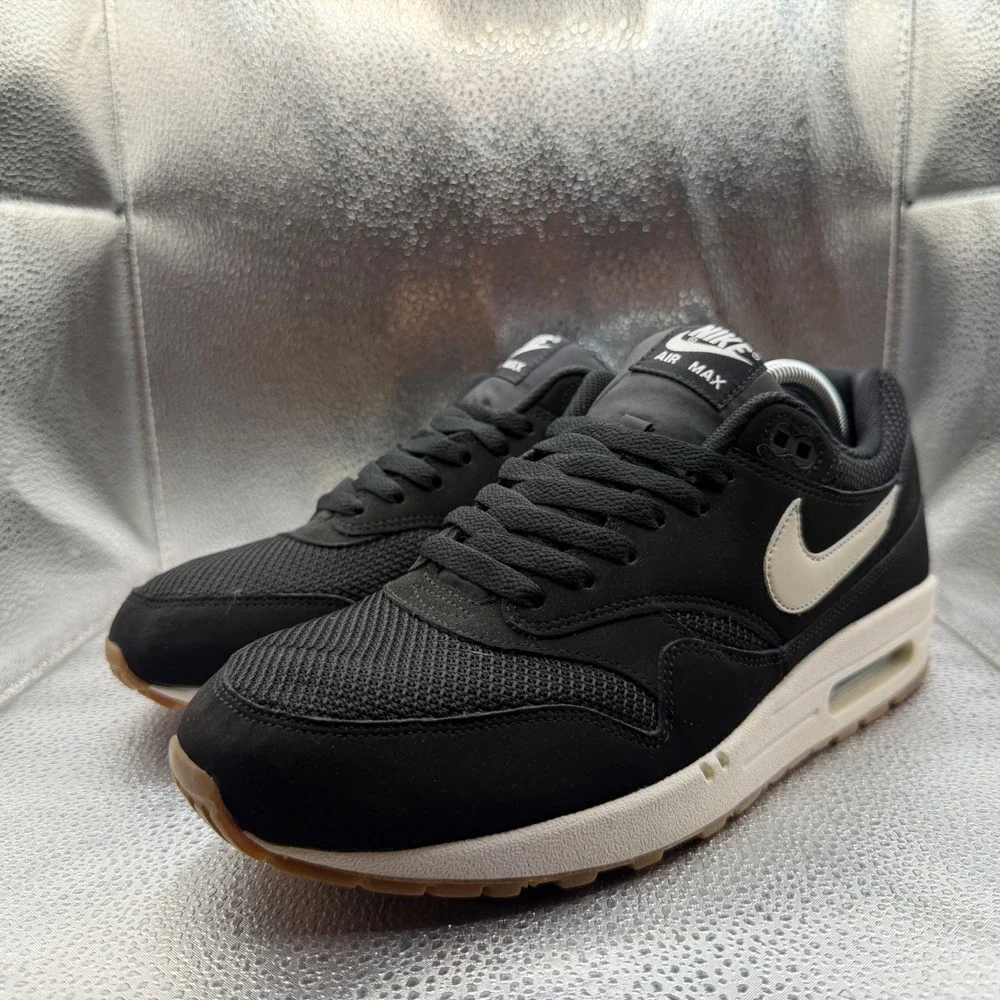 Size 10 Nike Air Max 1 Essential Mens Black Excellent 537383-026 Gum Sole
